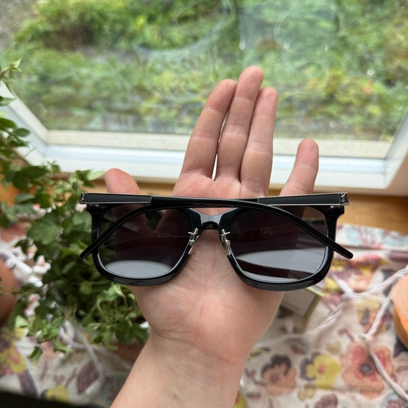 YSL Sunnies - Picture 8 of 11